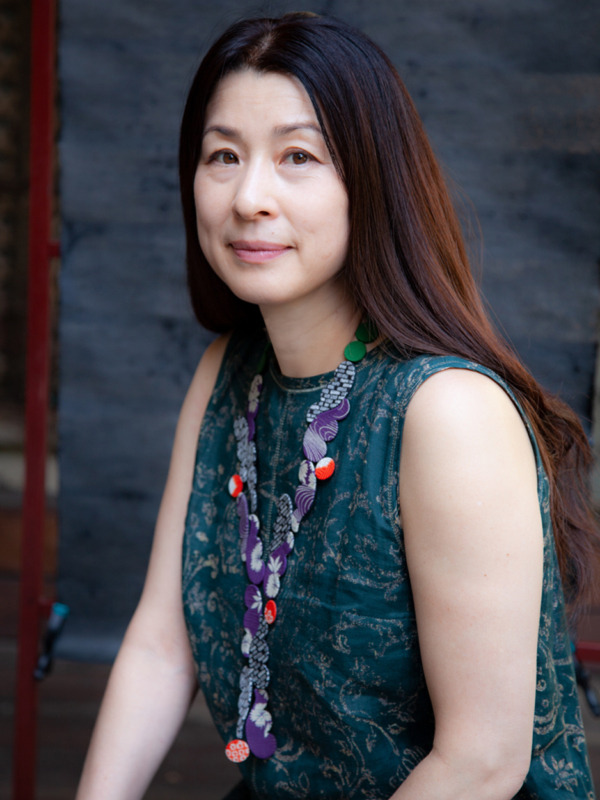 collier-riviere-soie-japon-kimono-fait-main-bijou-textile-contemporain-luxe-stylisme-valerie-hangel-carouge-geneve