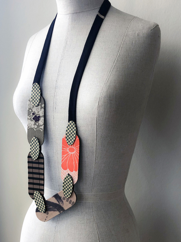 necklace-large-beads-handmade-jewellery-silk-kimono-designer-valerie-hangel-carouge