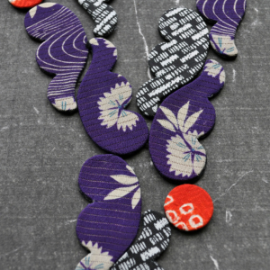 textile-necklace-river-kimono-recycling-silk-fabrics-valerie-hangel-carouge
