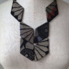 bijoux-contemporains-collier-scarabee-or-soie-kimono-creation-unique-fait-main-valerie-hangel-galerie-h-carouge-geneve