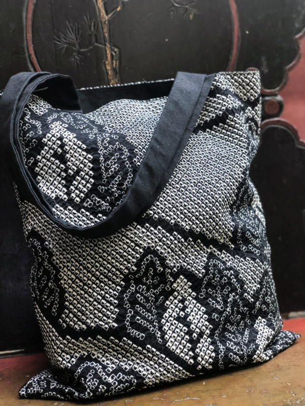 accessoire-en-soie-sac-shibori-japon-kimono-haori-ancien-boutique-accessoires-mode-valerie-hangel-galerie-h-carouge