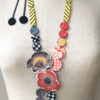 collier-fleurs-bijoux-textile-sur-mesure-creation-textiles-valerie-hangel-carouge-geneve