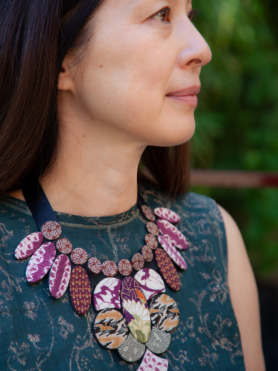 mekong-necklace-textile-jewellery-in-ancient-silk-kimono-rare-fashion-accessory-collection-woman-made-to-measure-designer-valerie-hangel