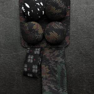 brooch-cockade-silk-scarf-kimono-jewellery-textile-contemporary-handmade-piece-unique-designer-valerie-hangel-galerie-h-carouge
