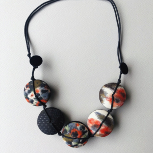 bijoux-contemporains-creation-textile-soie-kimono-bijou-fait-main-valerie-hangel