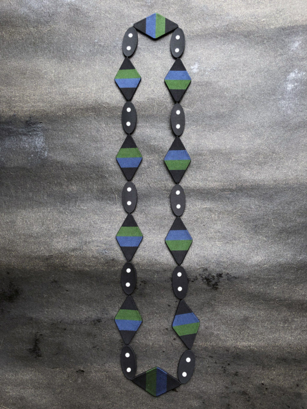 collier-boa-soie-cravate-nouvelle-collection-luxe-boutique-galerie-h-carouge-geneve